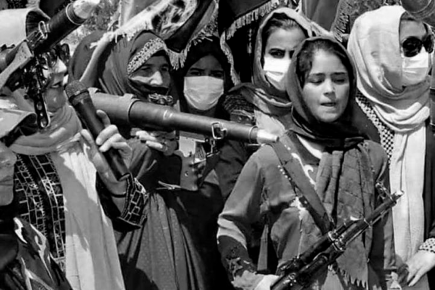 Afganistán: Rostros femeninos borrados de sus calles (VIDEO)