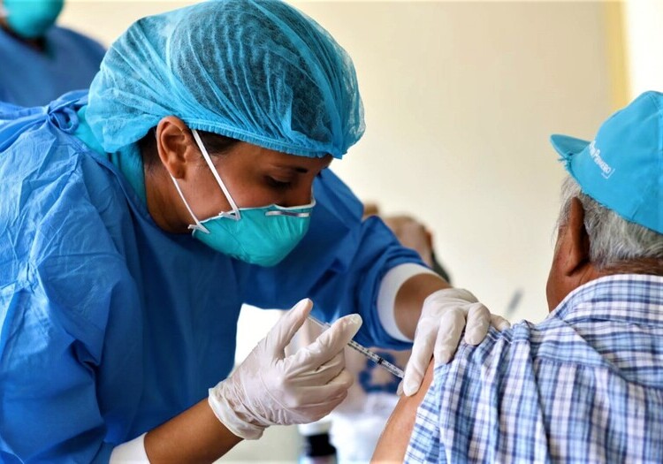 Arequipa: Contraloría advierte de 39 vacunaciones contra covid-19 irregulares