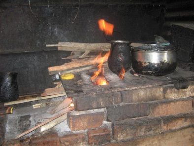 Arequipa: ollas comunes vuelven a la cocina a leña por alza de precios