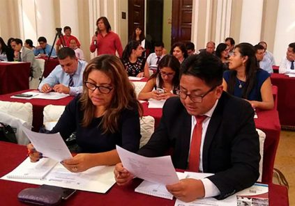 Poder Judicial inicia enseñanza de quechua para mejorar atención de litigantes