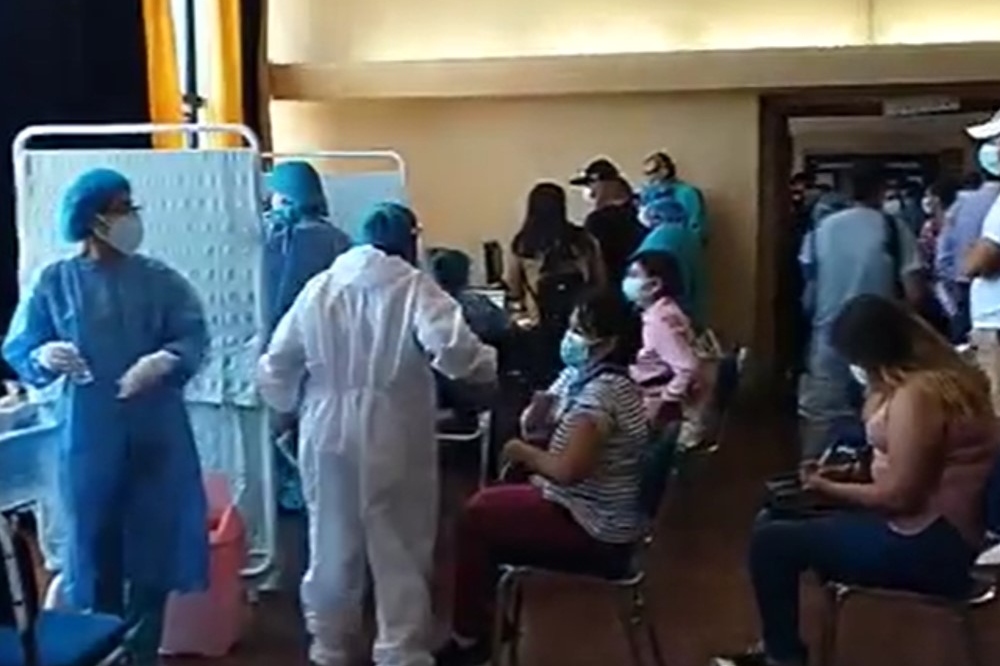 Arequipa: EsSalud inicia aplicación de tercera dosis de vacuna a personal de salud