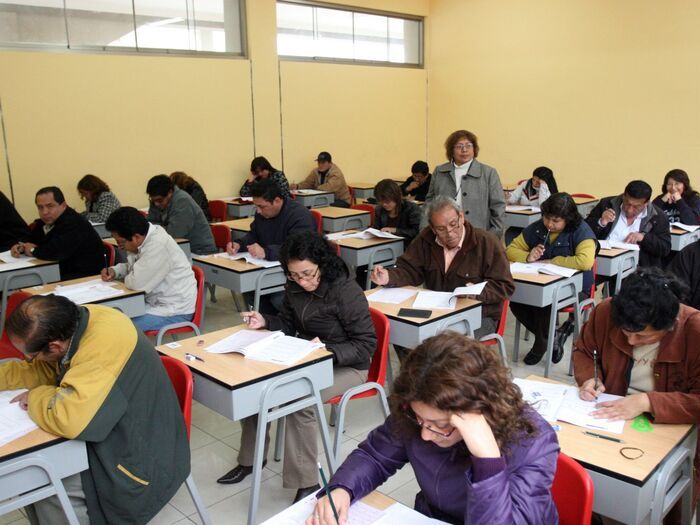 Sutep pide anular examen de nombramiento docente pero ministro dice que “sería catastrófico”