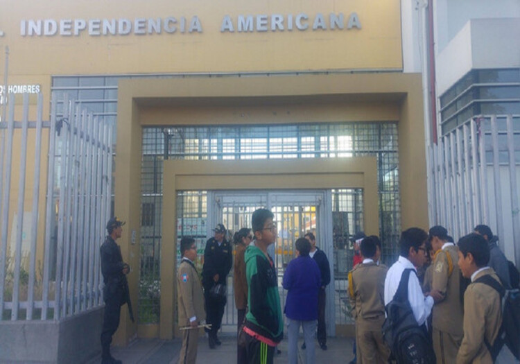 Arequipa: padres de familia del colegio Independencia se niegan a clases semipresenciales