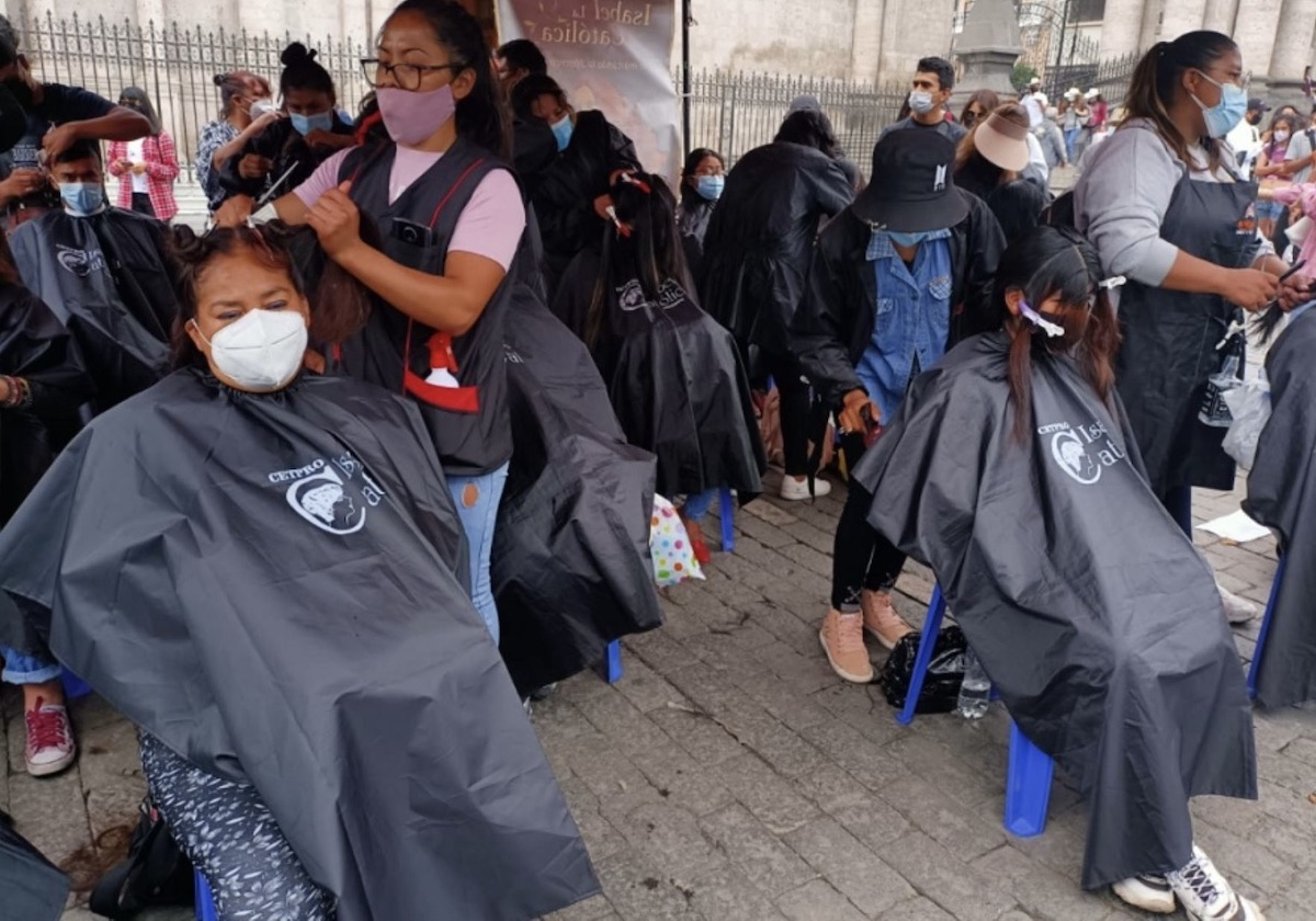 Arequipa: donan cerca de una tonelada de cabello por derrame petrolero de Repsol