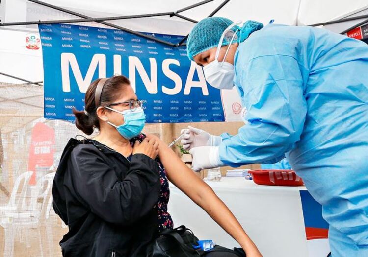 Arequipa: A un año de la llegada de la vacuna, ya se aplicaron más de 2 millones de dosis