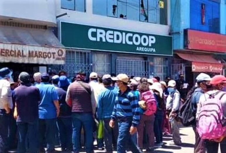 Credicoop Arequipa: protestan contra Hipólito Batallanos y piden no liquidar cooperativa