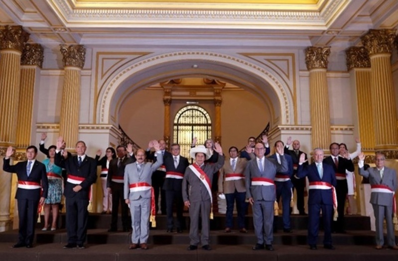 Tercer Gabinete de Castillo con diez ministros nuevos y nueve ratificados