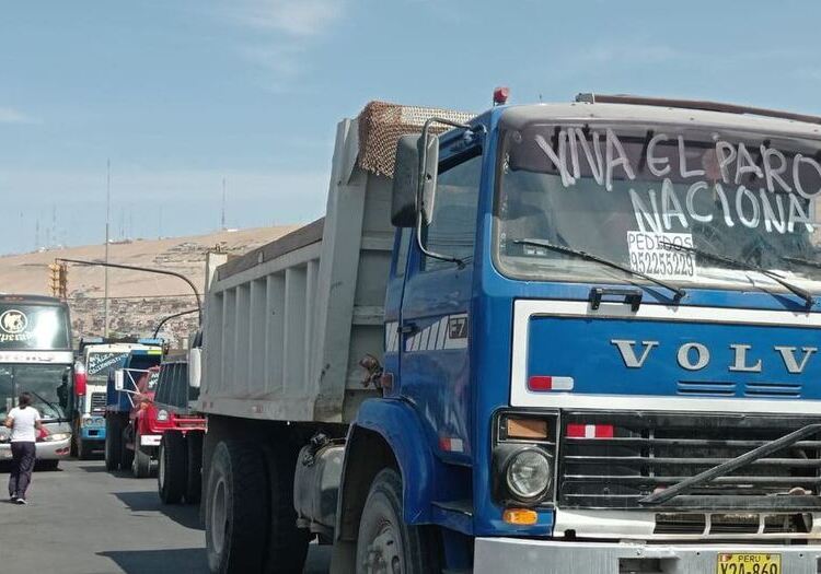 Paro de transportistas: Hay regiones donde continúan las vías bloqueadas y protestas