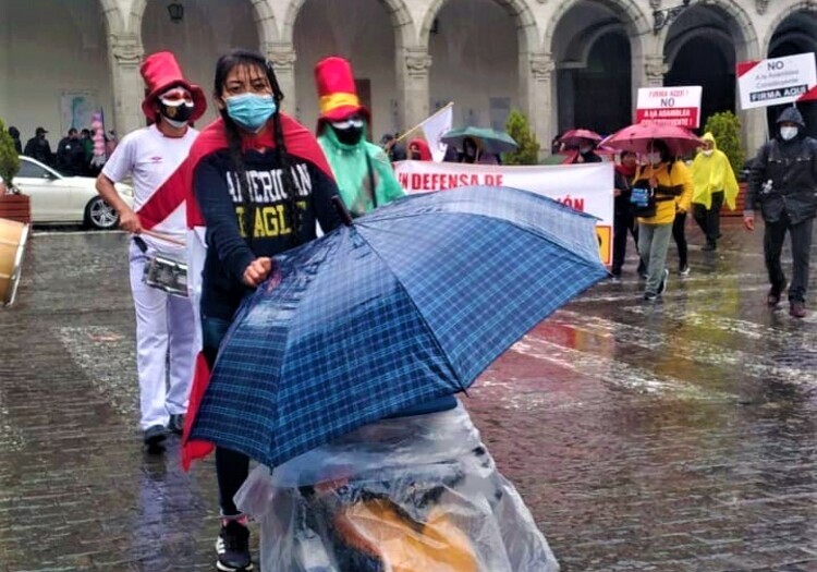 Con el lema ‘vacancia ya’ marcharon en Arequipa y Lima contra Pedro Castillo (VIDEO)