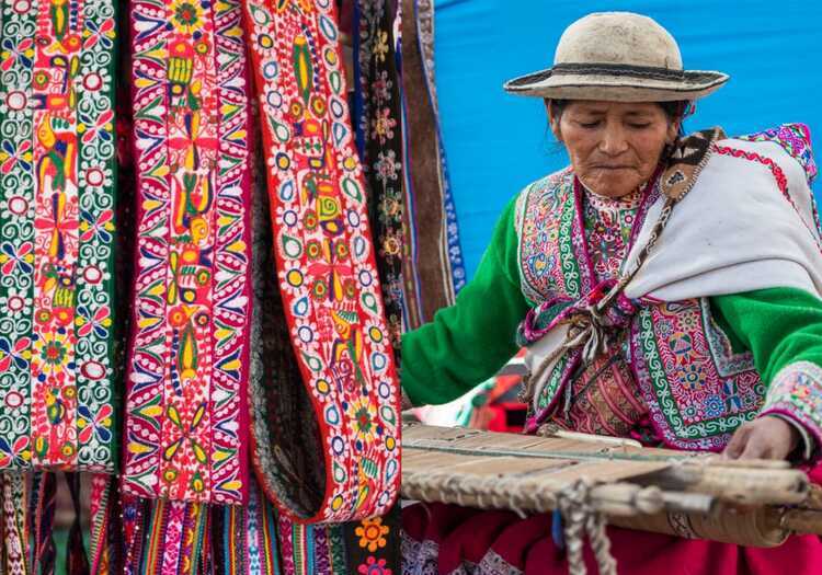 Arequipa: postulan bordados del Colca como patrimonio de la humanidad