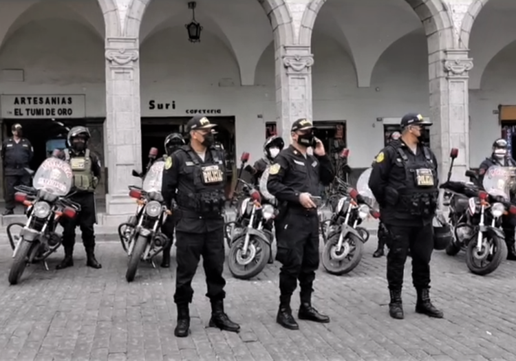 Arequipa: contingente policial resguarda puntos estratégicos tras protesta de taxistas