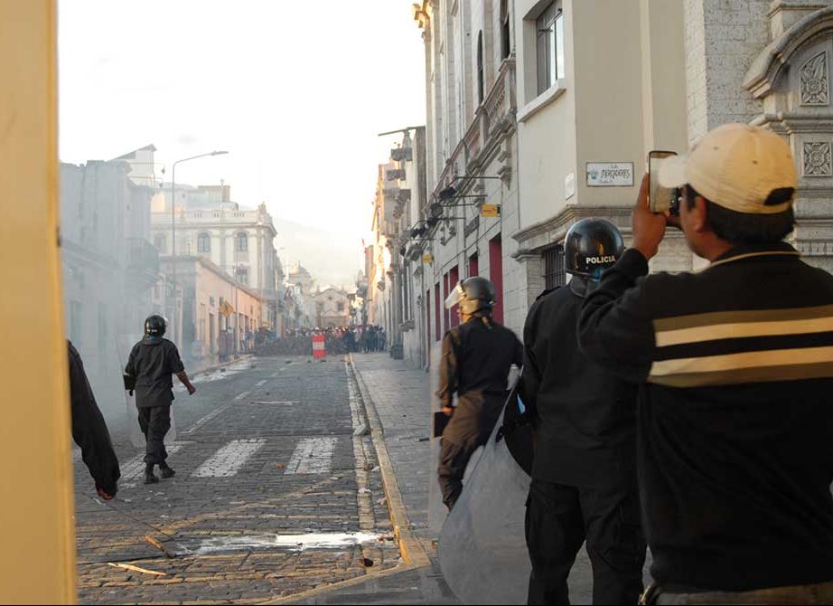 Hace 7 años: La última vez que se vieron barricadas de adoquines en las calles de Arequipa