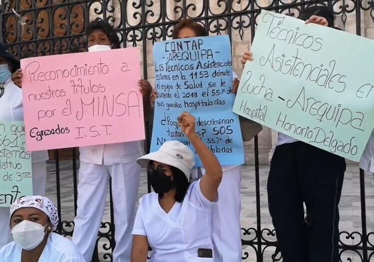 Arequipa: técnicos asistenciales del Honorio Delgado exigen estabilidad laboral