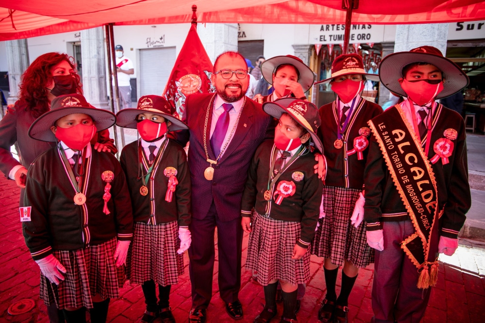 Prefecto de Arequipa critica a Omar Candia por incentivar fiestas y ceremonias públicas pese a incremento de casos