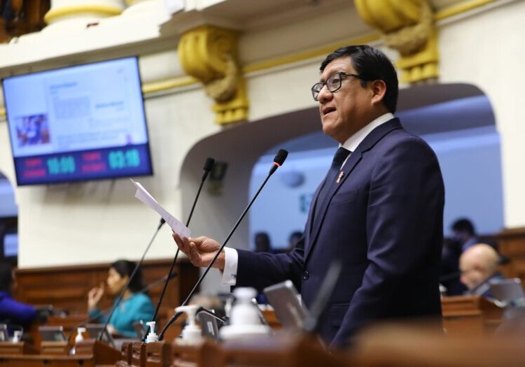 Congreso recomienda acusar constitucionalmente al presidente Castillo