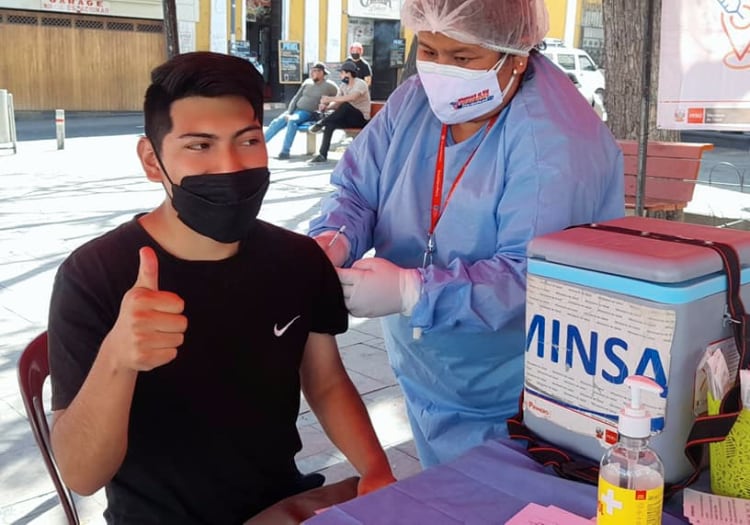 Gobierno aprueba cuarta dosis para mayores de 30 años: conoce aquí dónde vacunarte en Arequipa
