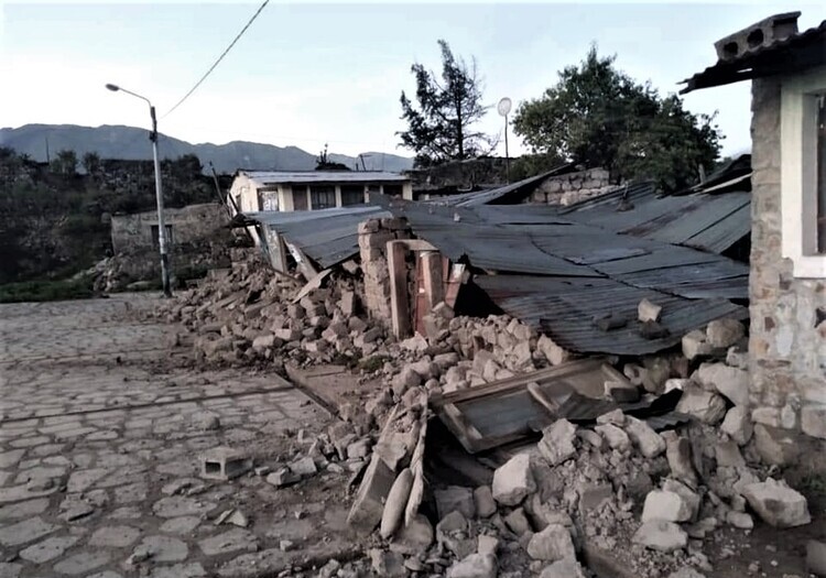 Familias damnificadas por sismos de marzo en Caylloma aún no reciben ayuda