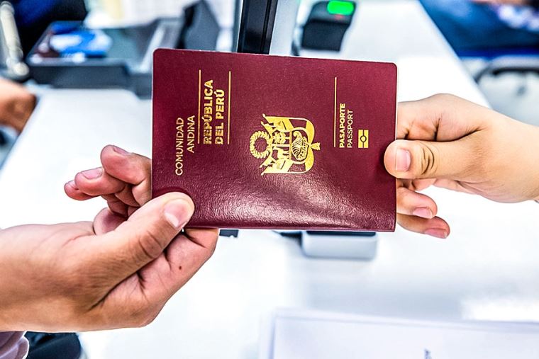 retraso entrega de pasaportes 