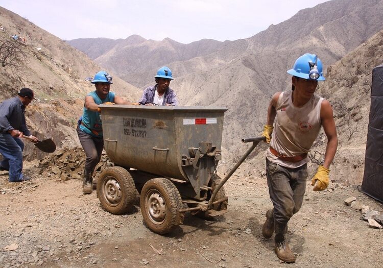 Arequipa: inminente conflicto por disputa de mineros en Condesuyos