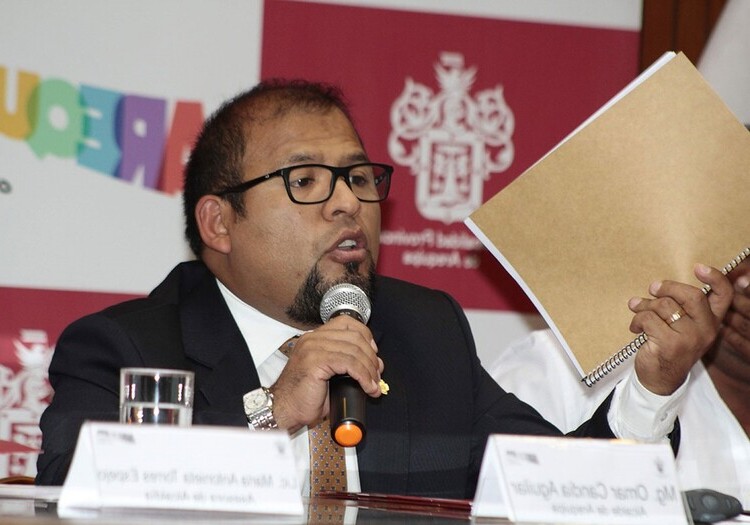 Alcalde de Arequipa asegura que MPA no corrió con gastos de su viaje a Francia