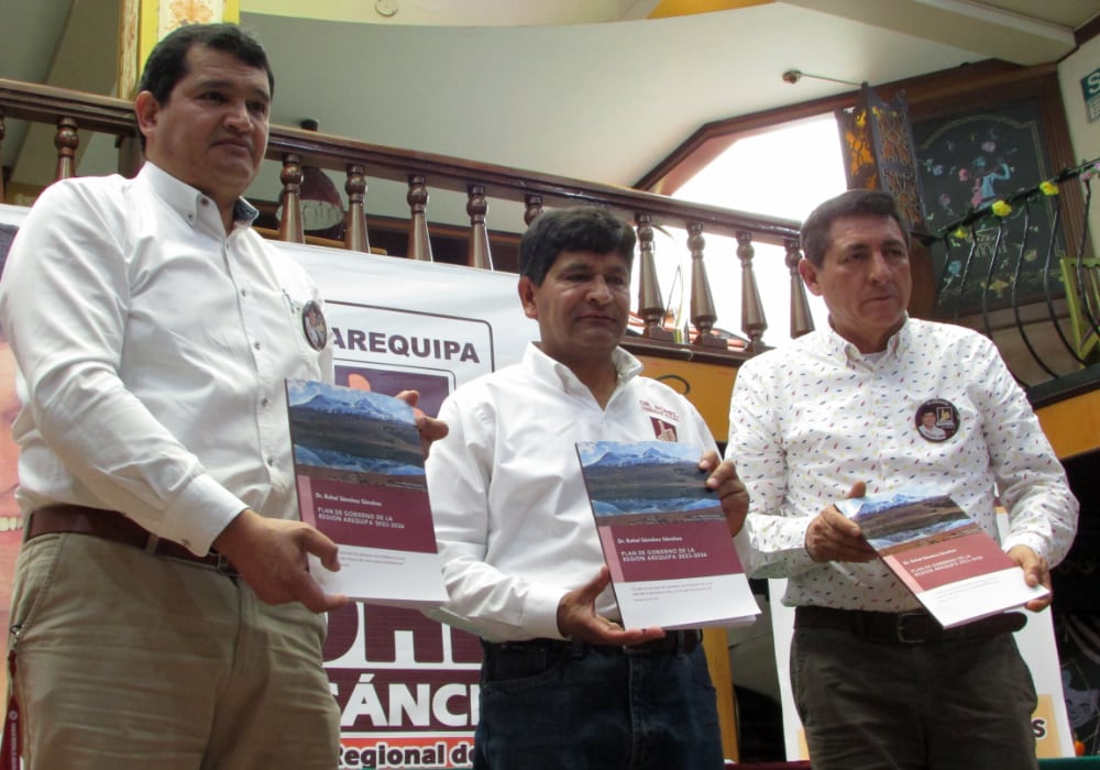 Arequipa: Harberth Zúñiga se une a equipo técnico de Rohel Sánchez tras perder inscripción