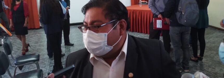 Arequipa: Christian Nova se defiende sobre bonos irregulares y espera respuesta del MEF