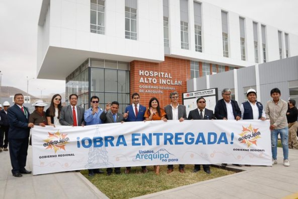 Arequipa: sancionado gerente de Salud aparece en inauguración de hospital de Mollendo