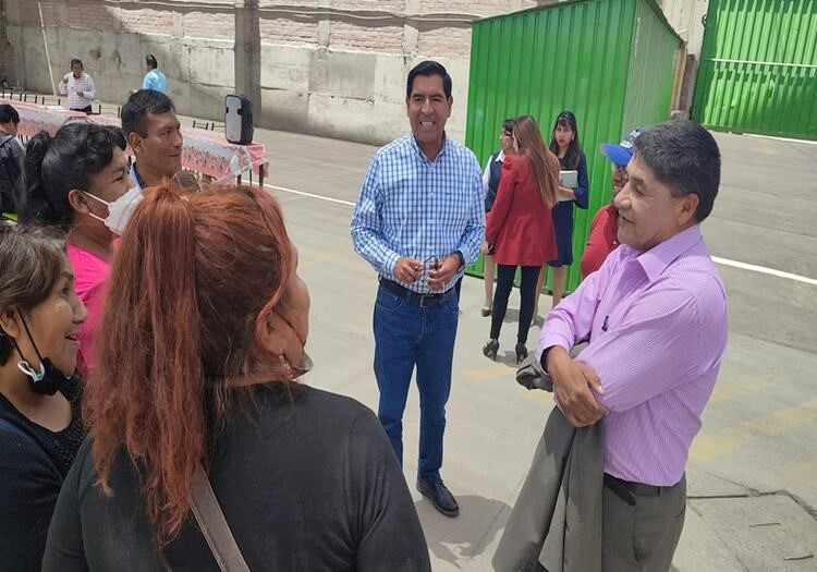 Arequipa: comerciantes reciben a nuevas autoridades y piden culminación en obras de Av. Vidaurrázaga