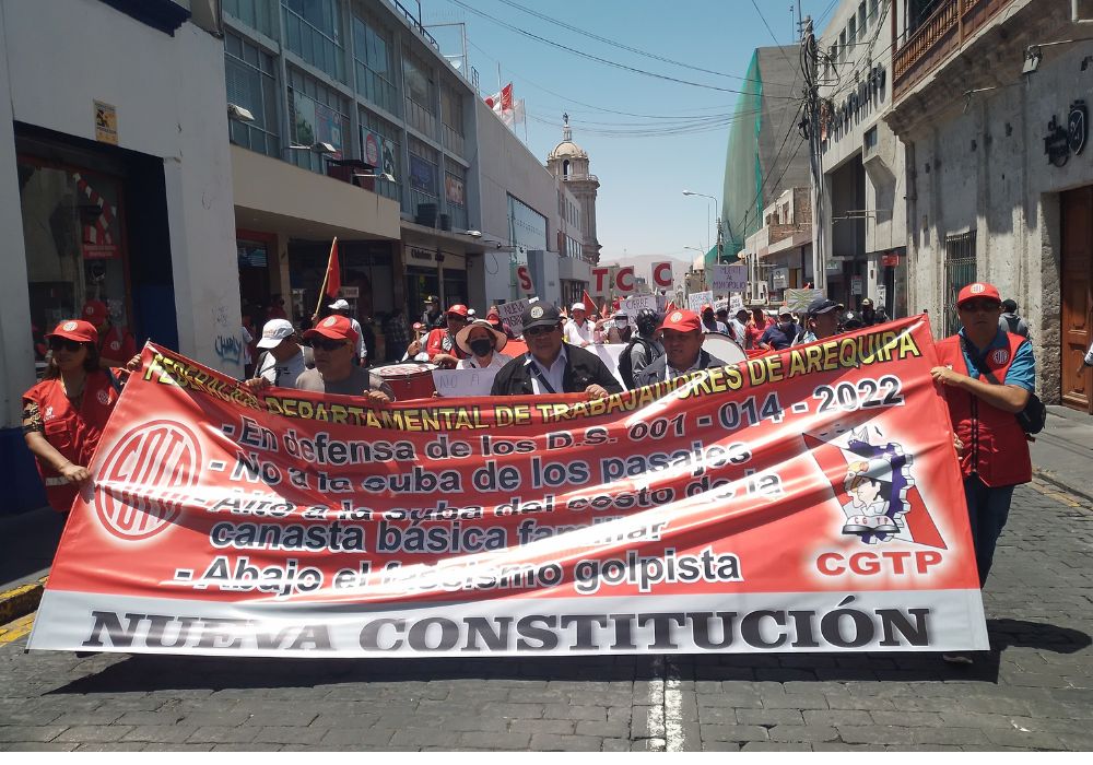 Arequipa: FDTA marcha exigiendo el cierre del congreso por afectar gobernabilidad