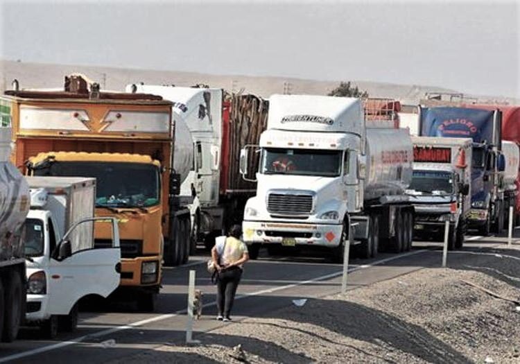 Paro de transportistas en Arequipa: reportan desabastecimiento en grifos en tercer día