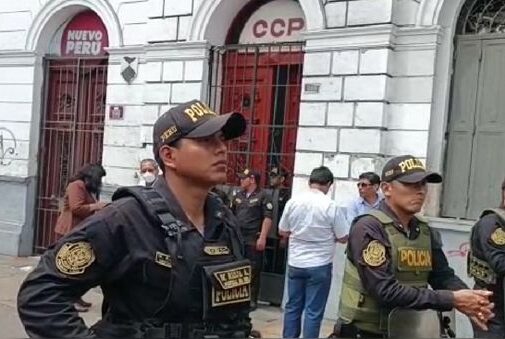 Policía allana local del movimiento Nuevo Perú y  Confederación Campesina del Perú en Lima