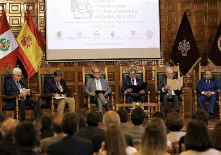 Congreso de la Lengua Española cambia su sede de Arequipa a Cádiz, ante crisis en el país