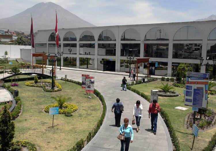 Arequipa: critican a alcalde interino por no promover fiscalización de obras que dejó Omar Candia