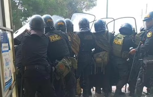 Doce heridos y un policía secuestrado que fue liberado tras “negociación” en La Joya