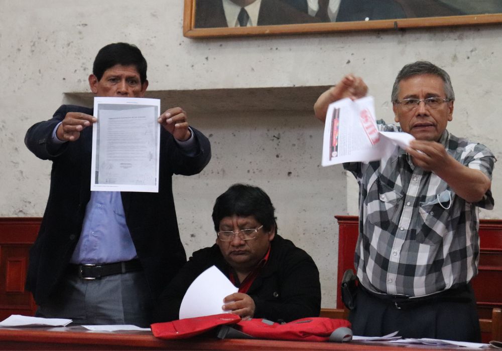 Arequipa: dirigentes convocan a la población a marchar hasta Lima para pedir el cierre del congreso