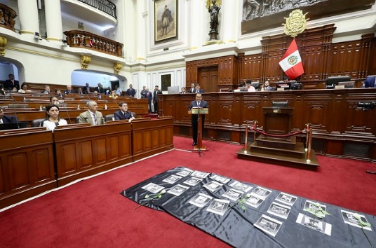 Discurso de Premier Otárola: no menciona fallecidos y arenga por la Policía Nacional del Perú