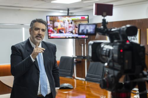 Carlos Cornejo reflexiona sobre medios de comunicación tras su despido de TVPerú