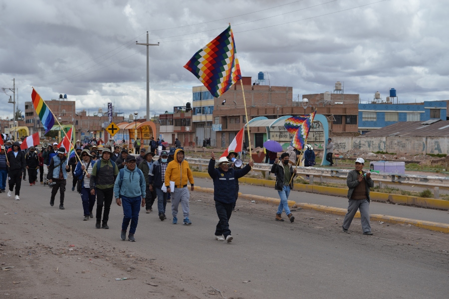La población autoconvocada marcha a diario por las calles del centro de Juliaca