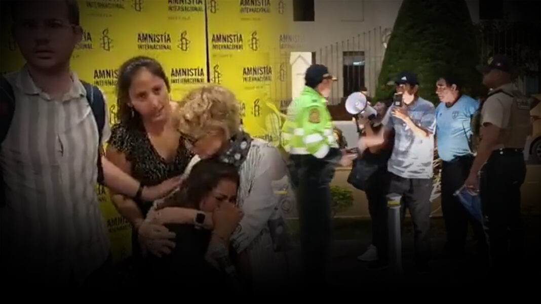Cobarde ataque en conferencia de Amnistía Internacional: “¡No son víctimas, son terroristas!” (VIDEO)