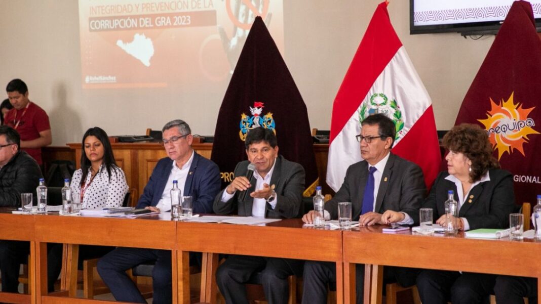Gobernador de Arequipa: hay “mafias externas” que tienen injerencia en los trabajadores del GRA
