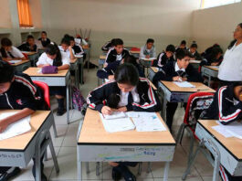 25 alumnos colegios perú congreso