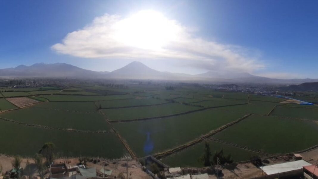Arequipa: nueve distritos registran caída de cenizas de volcán Ubinas