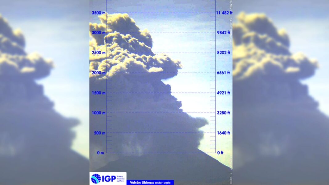 Volcán Ubinas: explosión arroja cenizas a 3 mil 500 metros de altura