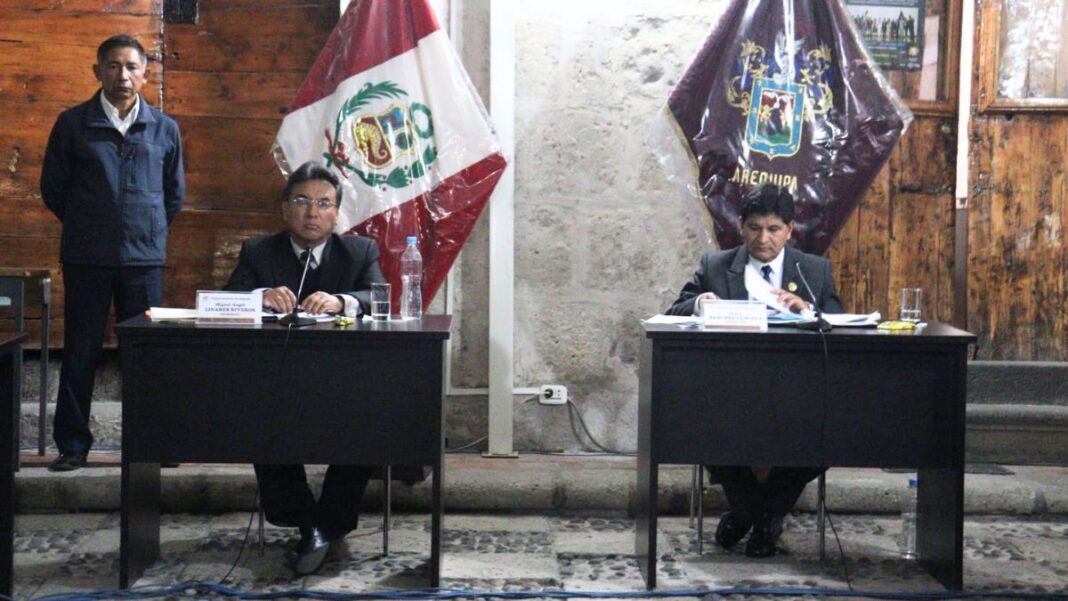 Arequipa: presidente del Consejo Regional renuncia a movimiento de Rohel Sánchez por no cumplir promesas de campaña