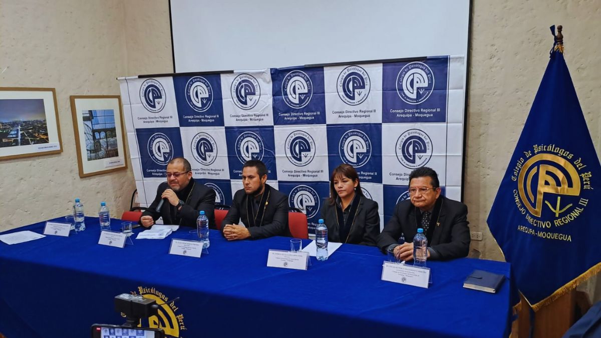 Arequipa: Colegio de Psicólogos contra reforma del MINSA por desarticular departamentos de psicología en institutos y hospitales