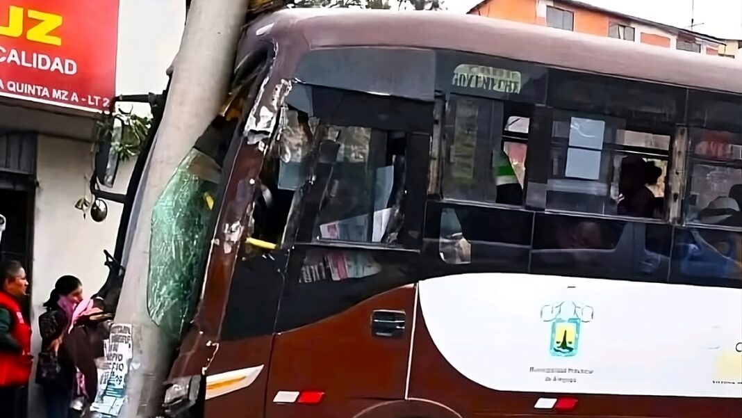 Arequipa, accidente, bus SIT