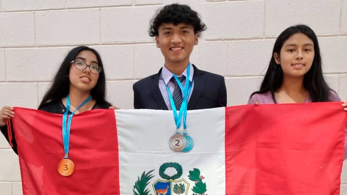 medalla de oro diego rivera valeria acosta escolares peruanos perú saco oliveros prolog perú física olimpiada OCCAFI