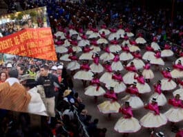 Ayacucho: le cantan a Dina Boluarte y el jalón de pelo durante las previas a los carnavales (VIDEO)