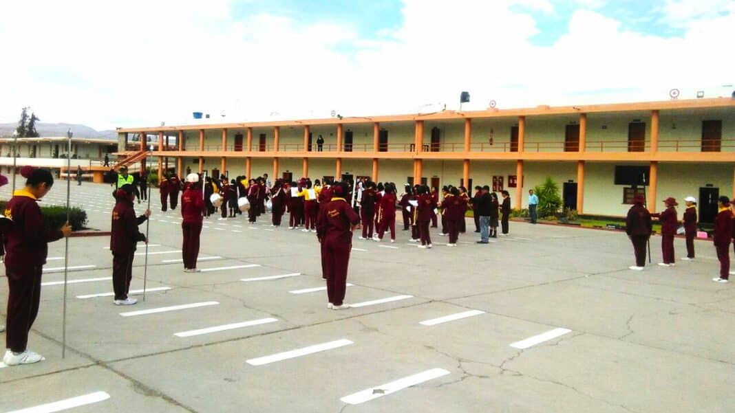Arequipa, colegio Micaela Bastidas