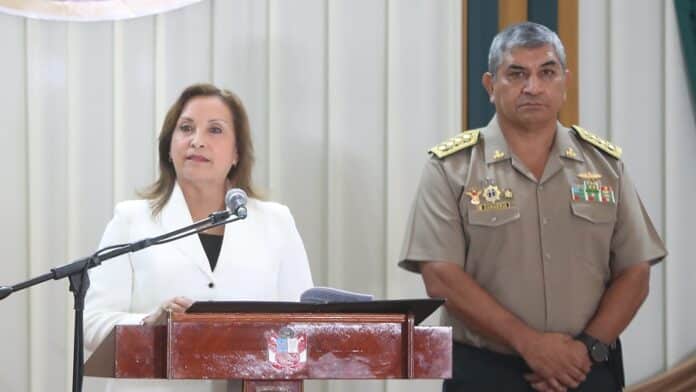 Jefe de la PNP destaca labor de Dina Boluartey la llama “la primera mujer policía” (VIDEO)